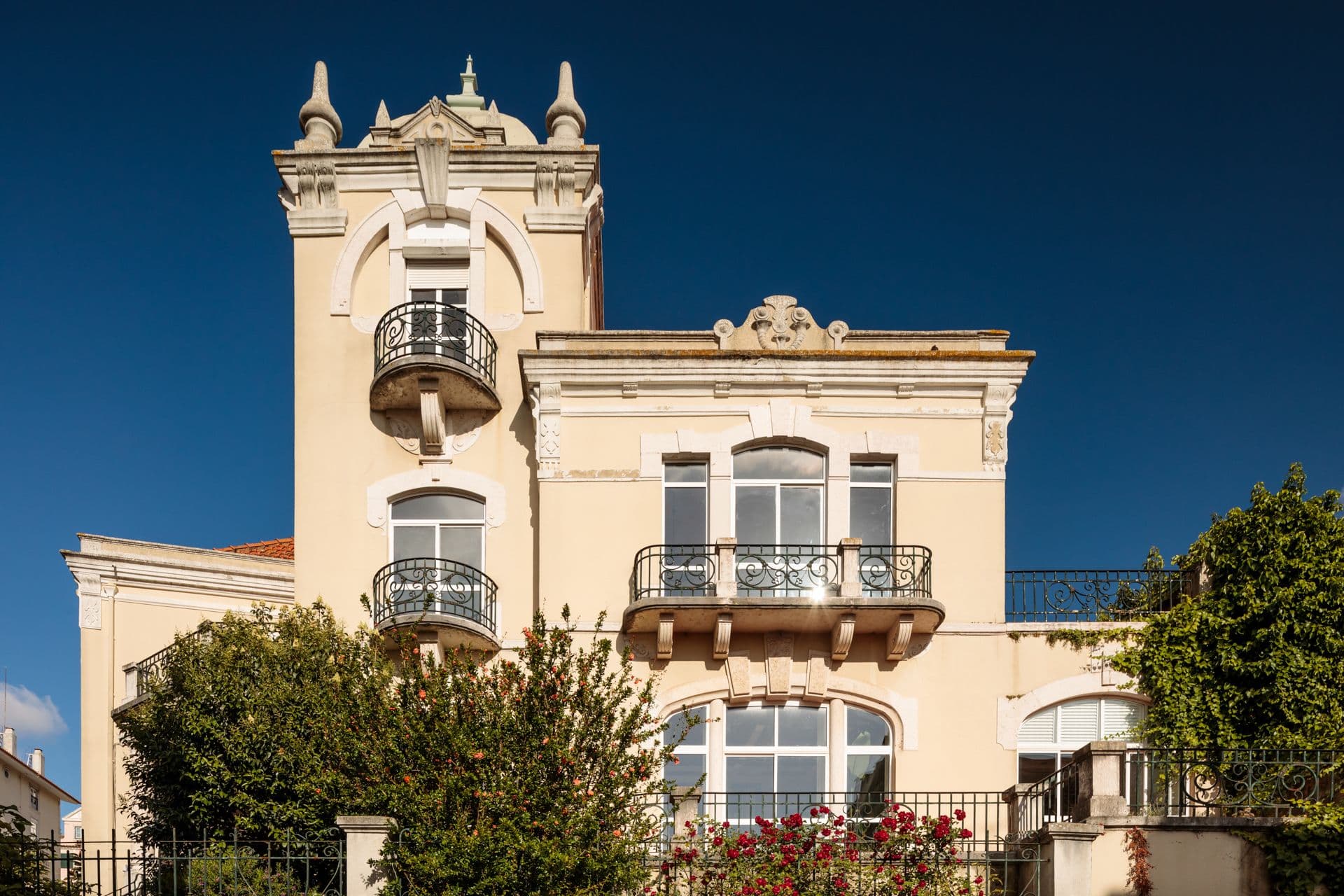 Discover the Authentic Charm of the Historic Palacete in Lisbon